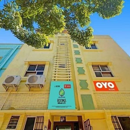 Oyo 81287 Empire Inn Ченай Екстериор снимка